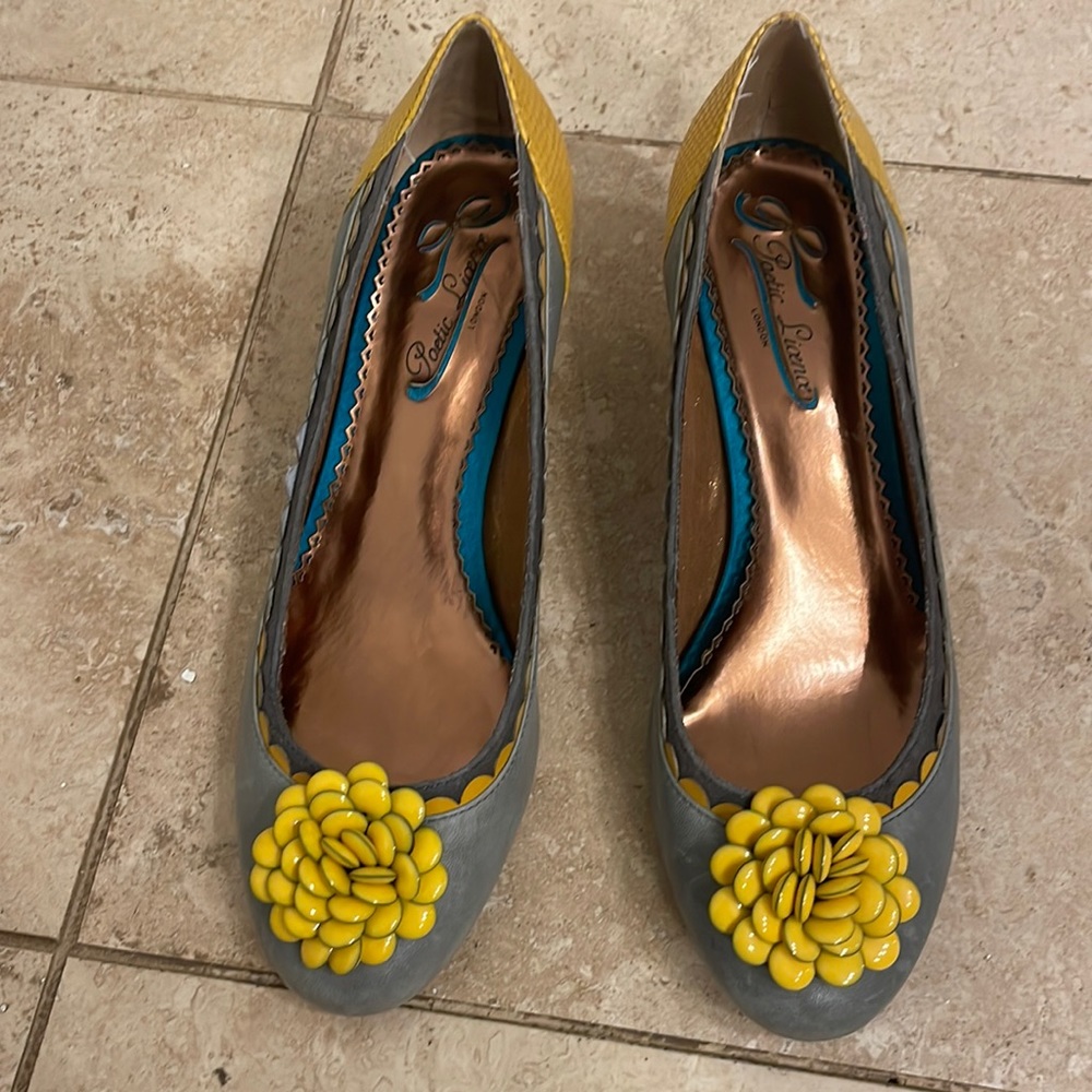 8.5 Grey and Yellow Poetic Licence Heels